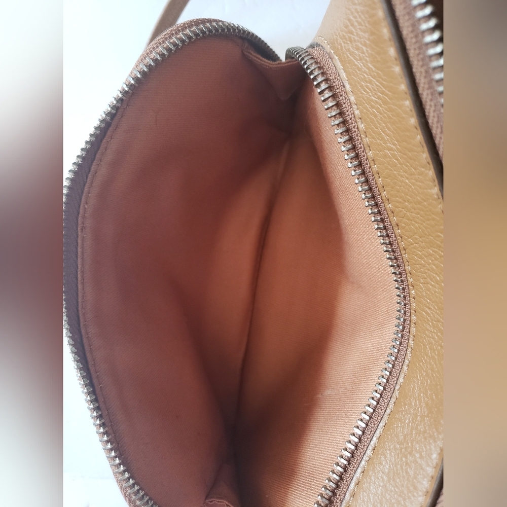 90's FOSSIL Tan Crossbody Cow Hide Leather Bag!!!! - Picture 14 of 16